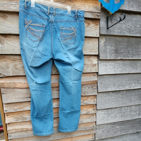 Embroidered Slant Pocket Jeans Women's Plus Size 16W High Rise Straight Leg Blue - Picture 11 of 11